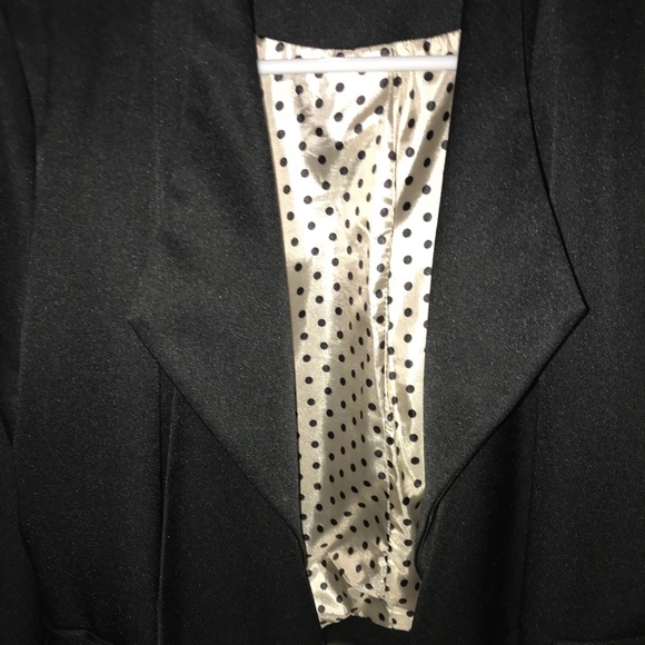 Doe & Rae Large Black Crop Blazer - Picture 3 of 5